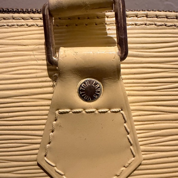 Louis Vuitton Alma - Picture 10 of 13